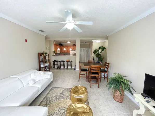 1185 SW 9th Rd, Gainesville, FL