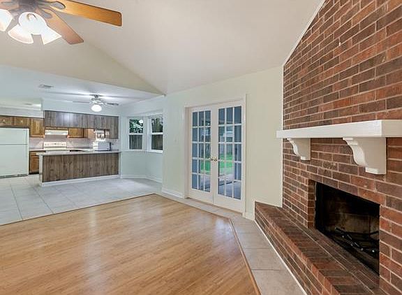 3rd image of 218 Lake Tahoe Dr