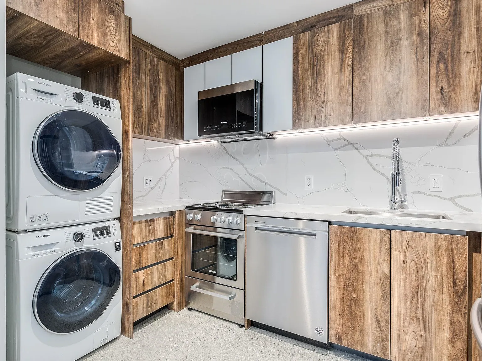 1 bed, 865 sqft, $3,490 — Photo 2