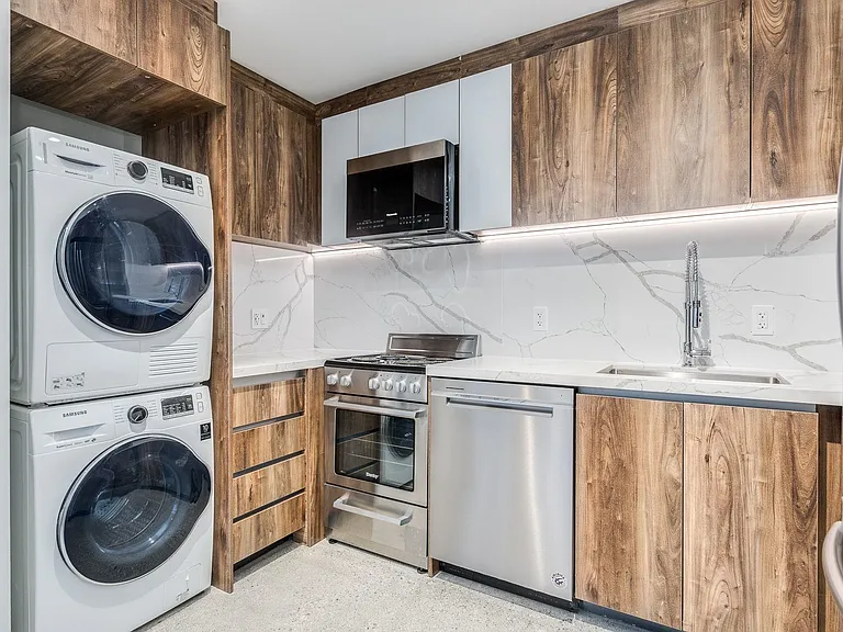 1170 Barclay St #305 — Photo 2