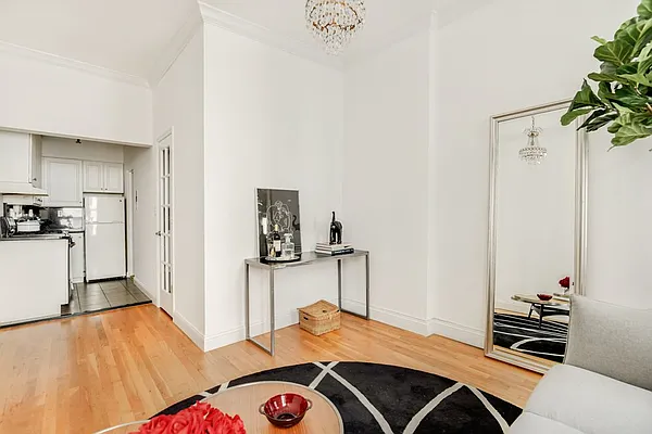 Sold by Compass | media 7