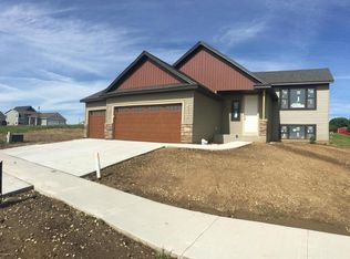 635 15th Ave NE, Byron, MN 55920