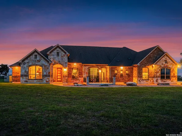 5228-M FM 3240, Bandera, TX 78003