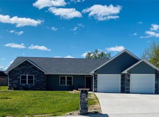 309 Braeburn Dr, Hannibal, MO 63401