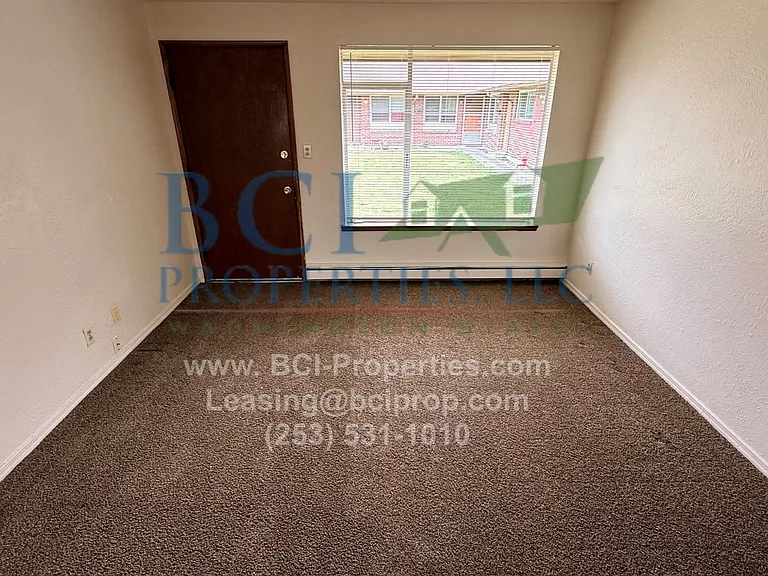 10817 Kendrick St SW — Photo 7