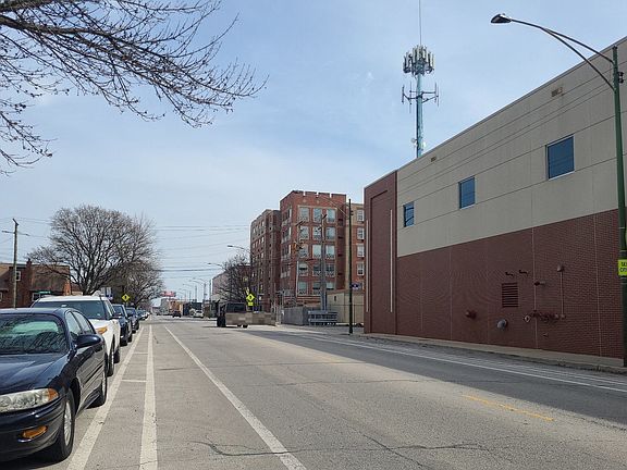 4th image of 5415 N Northwest Hwy