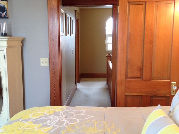 5th image of 105 S Mill St