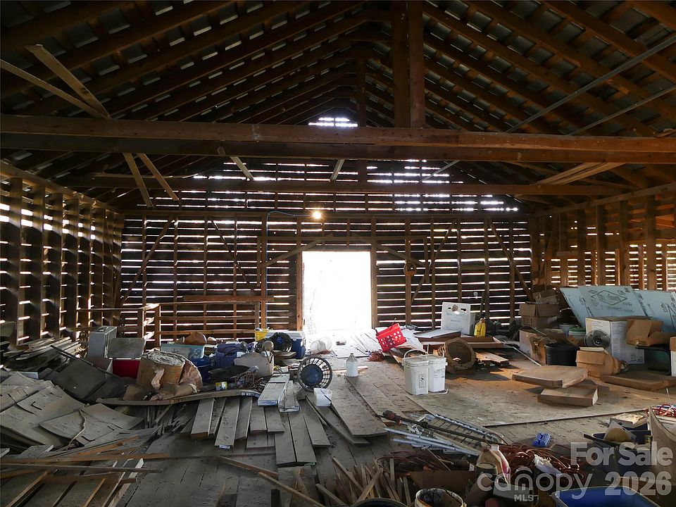 37th image of 3771 United States Highway 221 N