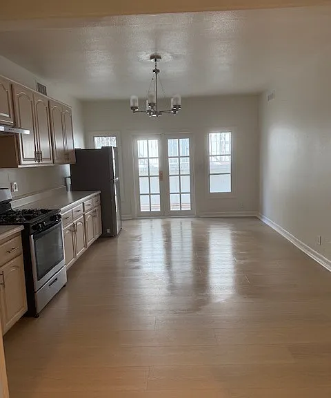 2618 N Vermont Ave — Photo 15