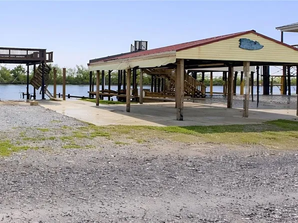7481 Edgewater Dr, Chauvin, LA 70344
