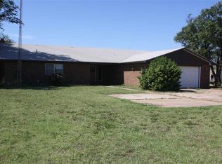 101612 Logan Rd, Medford, OK 73759