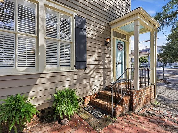 3rd image of 111 E Broad Street