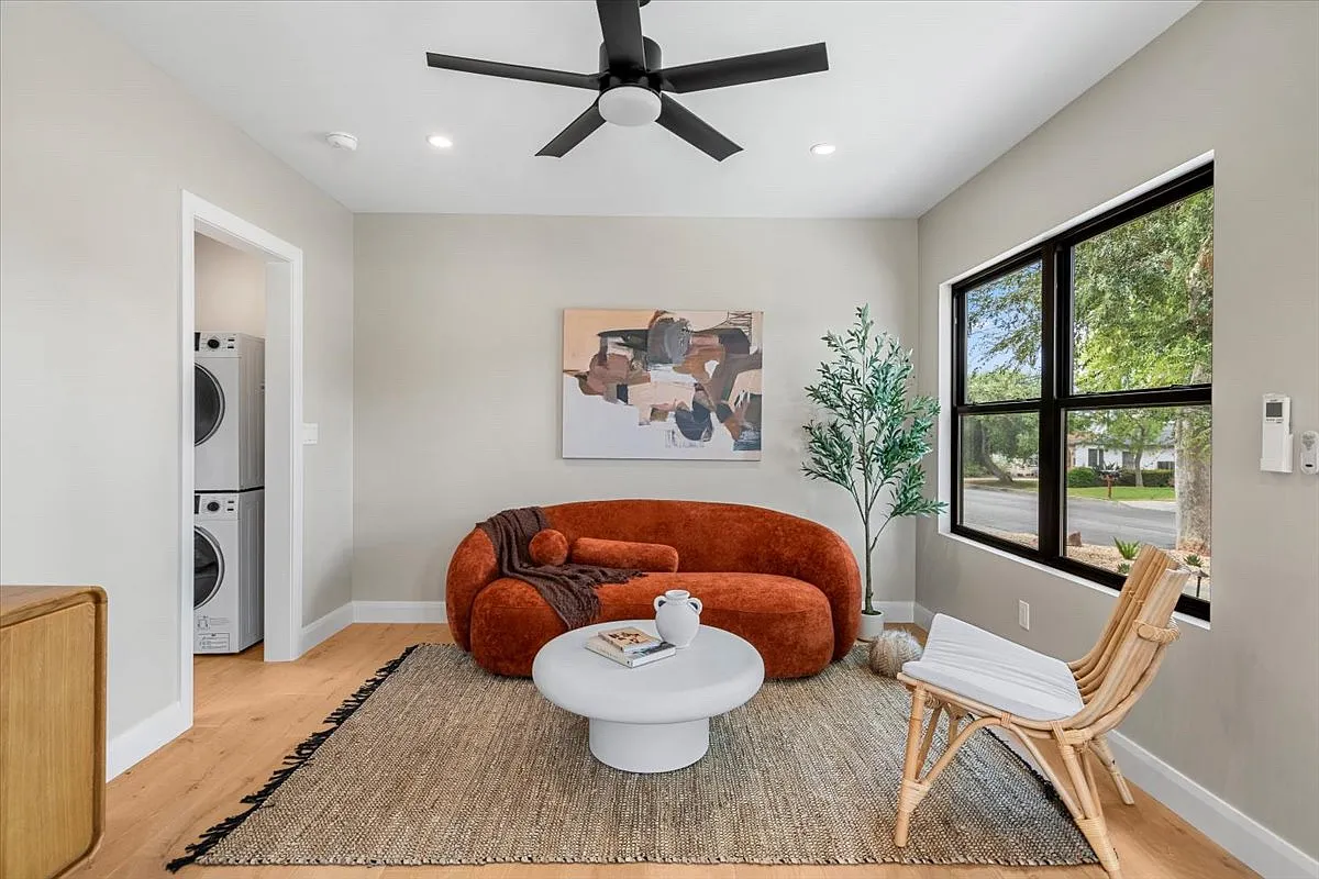 1 bed, 550 sqft, $2,795 — Photo 2