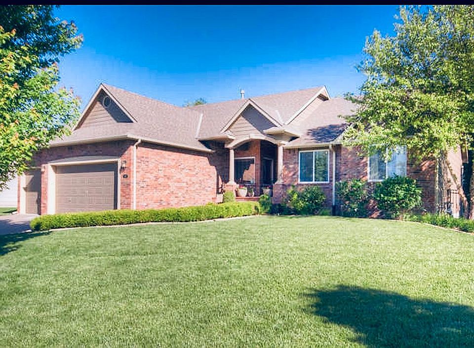1st image of 414 E Lakecrest Dr