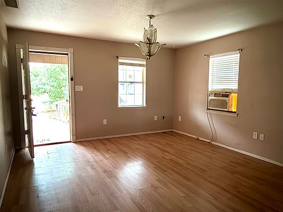 4th image of 413 S Green St