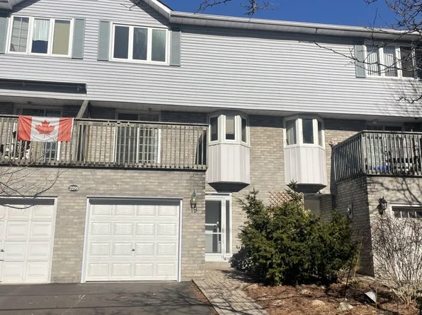 2299 Marine Dr #19, Oakville, ON L6L 1C2