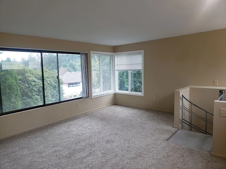 8316 SW Terwilliger Blvd — Photo 7