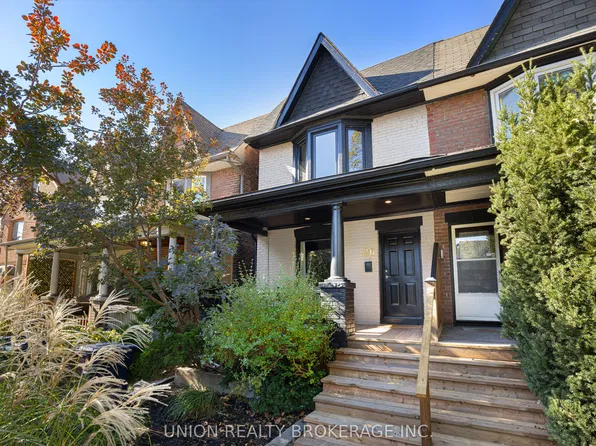 26 Arundel Ave, Toronto, ON M4K 3A2