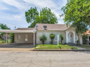 105 NW 9th St, Mineral Wells, TX 76067