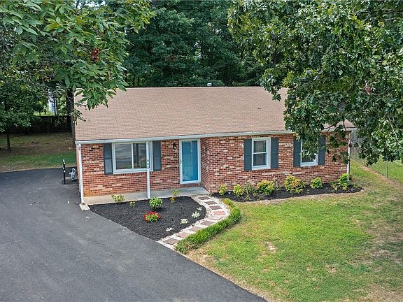 3rd image of 800 Pebble Ct