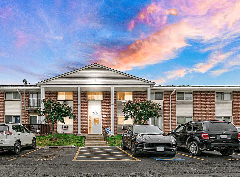 1st image of 693 E Fullerton Ave APT 208