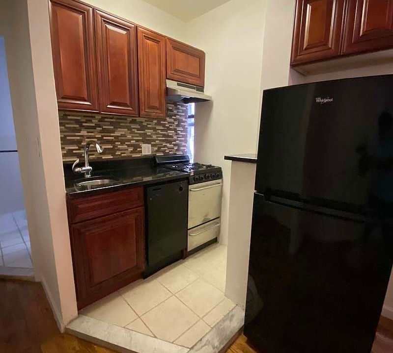 1st image of 318 E 78th St APT 7