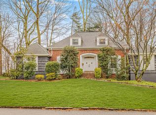 105 Barton Rd, White Plains, NY 10605