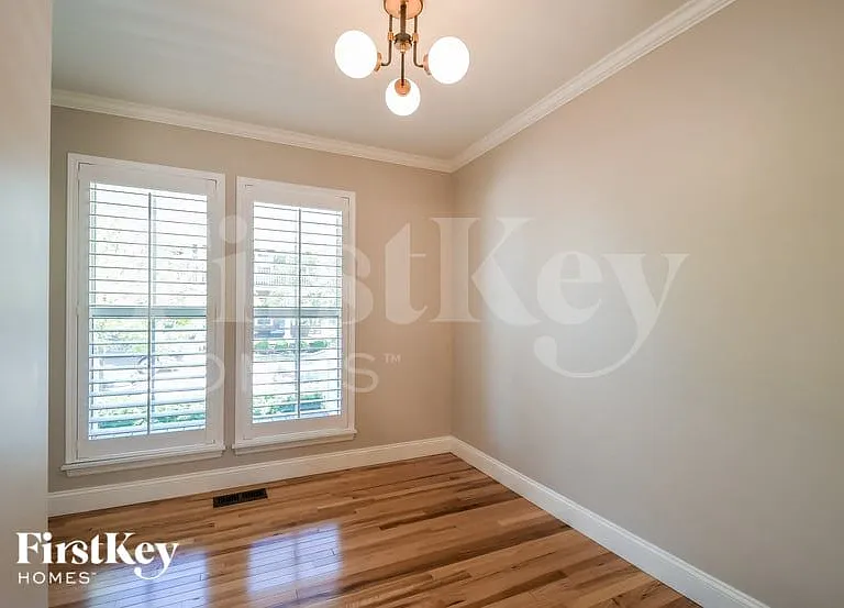 3218 Tiber St — Photo 3