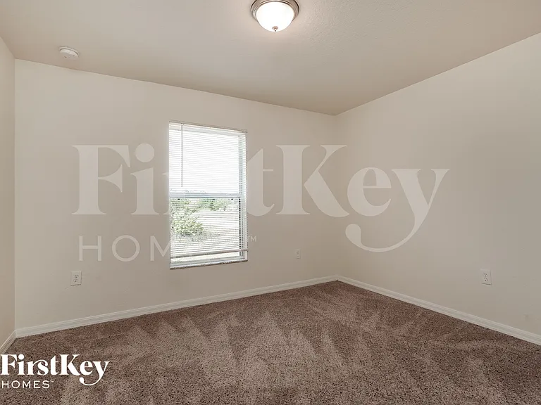 2819 34th St SW — Photo 12