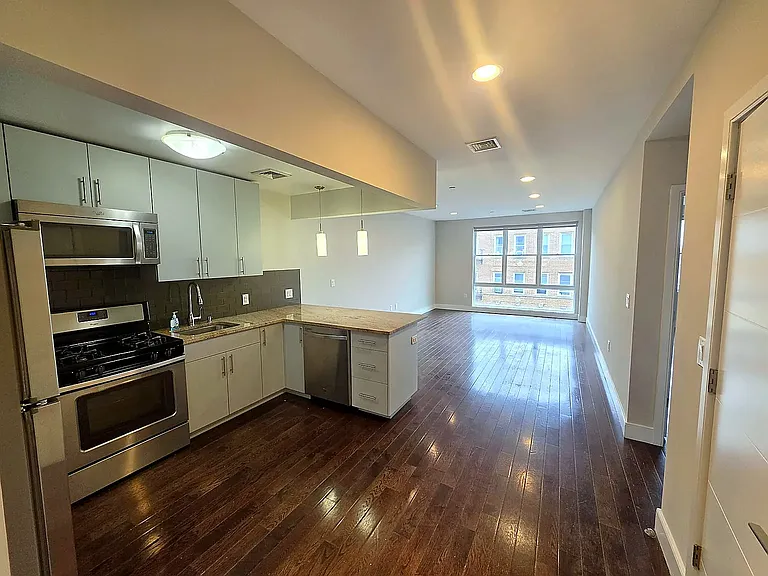 456 Grand St #5C — Photo 7