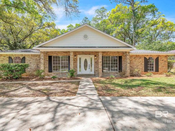 824 Regents Dr W, Mobile, AL 36609