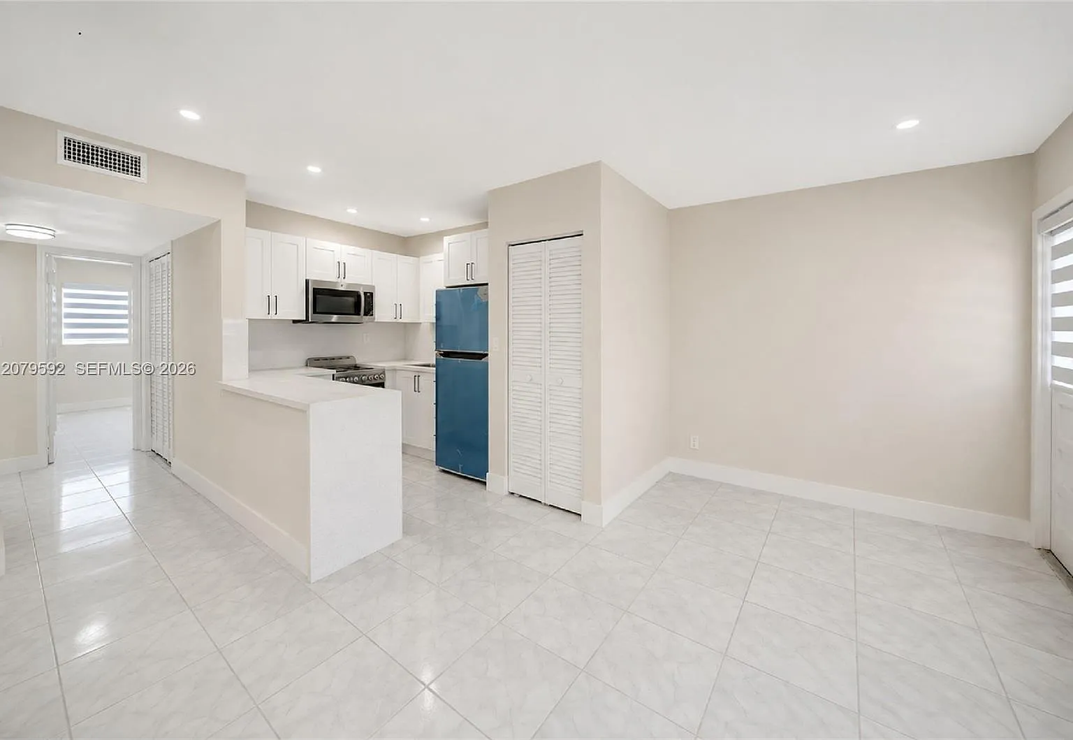 4051 NE 13th Ave — Photo 1