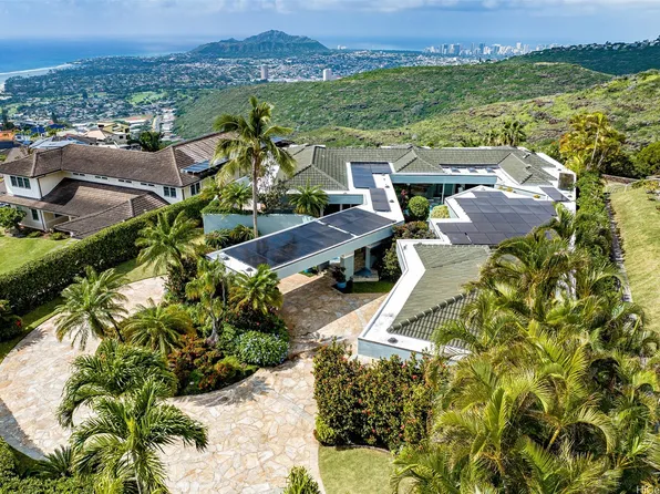 1980 Laukahi St, Honolulu, HI 96821