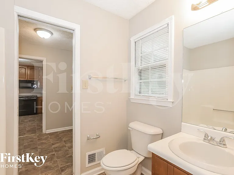1726 Knight Cir — Photo 12