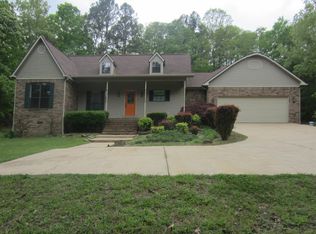 555 D And D Rd, Batesville, AR 72501