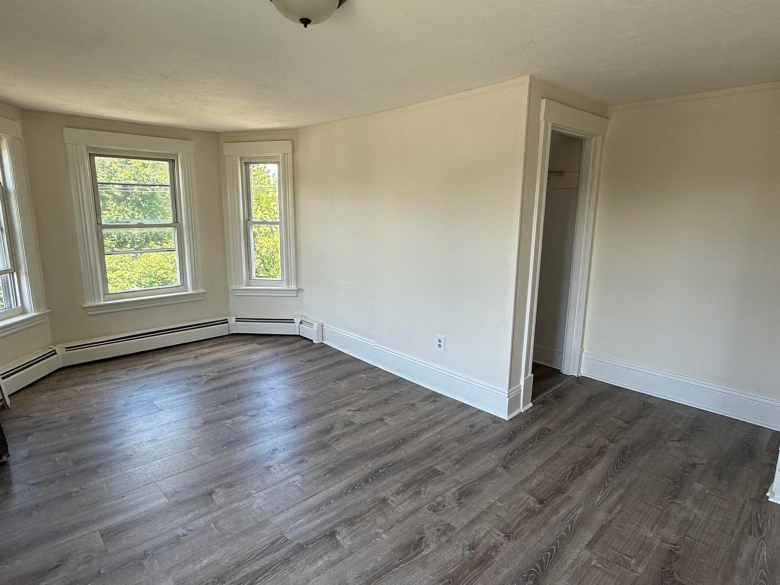 1 bed, 1.0 bath, 695 sqft, $1,700 — Photo 4