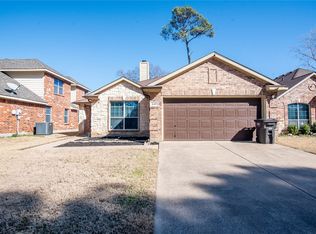 549 Cross Ridge Cir N, Fort Worth, TX 76120