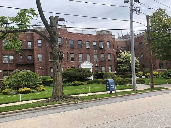 2nd image of 2 Herrick Dr APT 3P