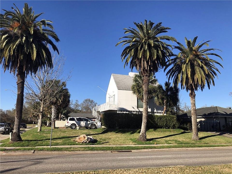 1st image of 401 Robert E Lee Blvd