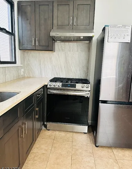 264 Valley St — Photo 4