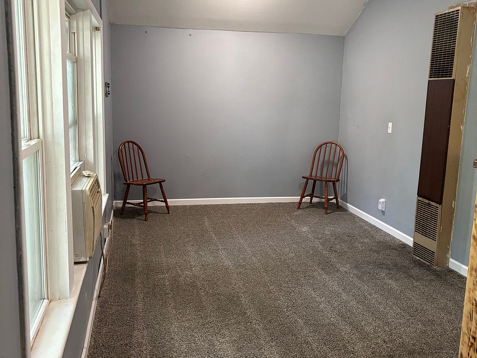 1st image of 214 8th St APT 2