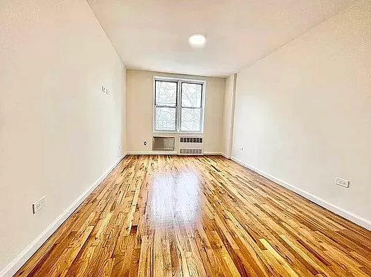 Rented by Century 21 Premier  | media 8