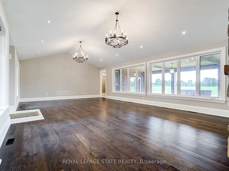 931 Southcote Rd — Photo 12