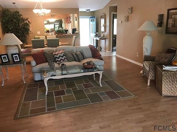 3rd image of 18 Lake Forest Ct N
