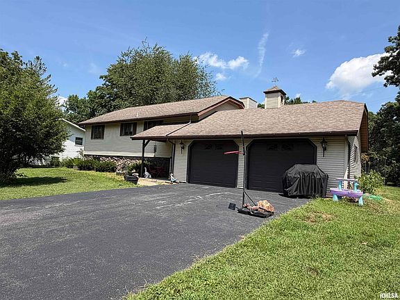 2nd image of 1207 Roosevelt Rd