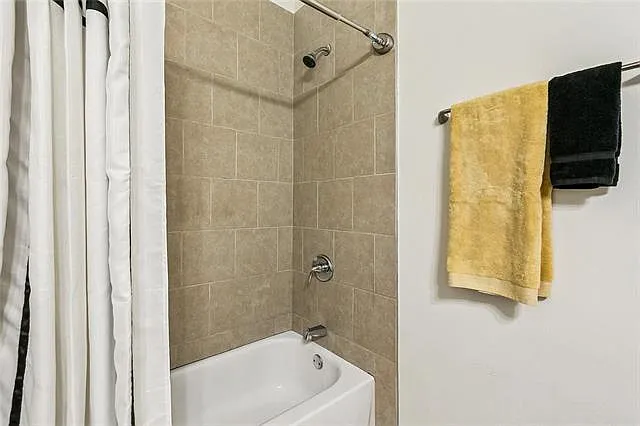 4609 Annunciation St — Photo 7