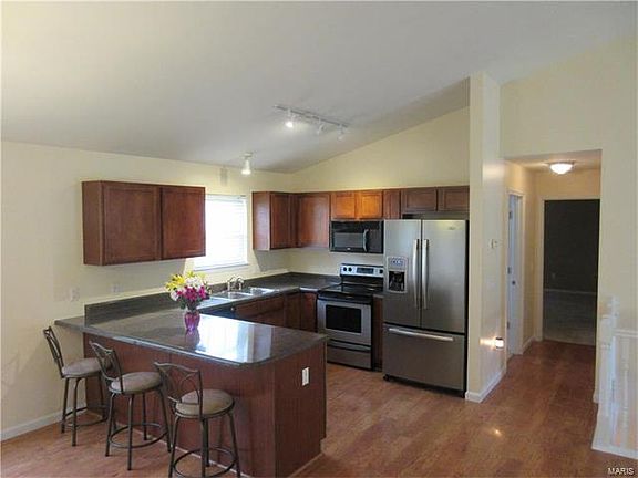 5th image of 301 Creekwood Blvd