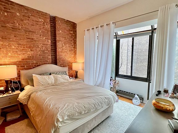 5th image of 355 W End Ave APT 4