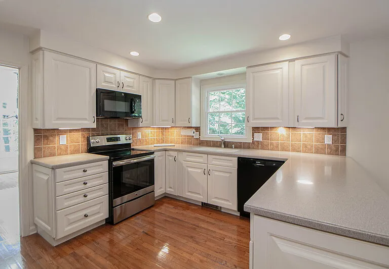 815 Shady Bluff Trl — Photo 6