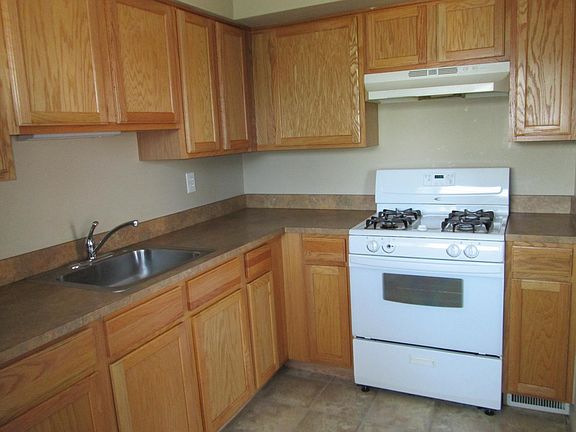 2nd image of 21335 Kingsville St #106